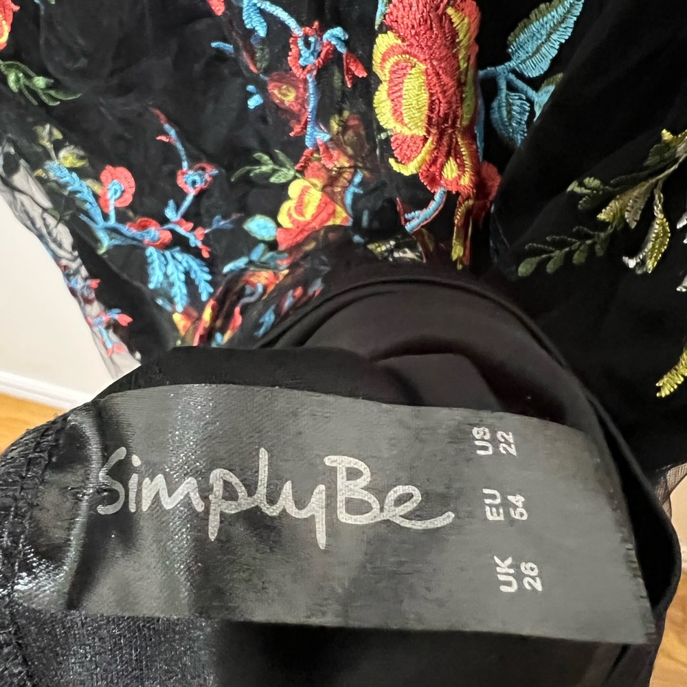 🎉HP🎉 Simply Be Sheer Floral Embroidered Dress w/ Black Slip and Ruched Sleeves - Picture 8 of 8